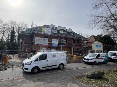 Foto: Neubau WH mit 2 Doppelgaragen + Schwimmhalle, Hanau