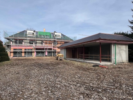 Foto: Neubau WH mit 2 Doppelgaragen + Schwimmhalle, Hanau